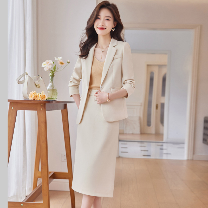 Bộ chân váy áo vest nữ